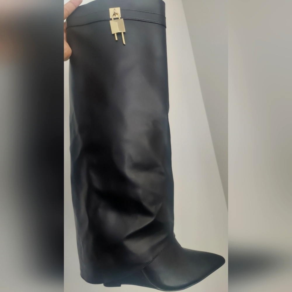 Wedge heels pointed black